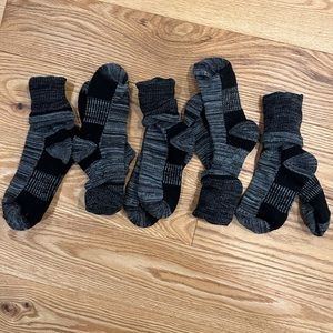 6 pairs of socks